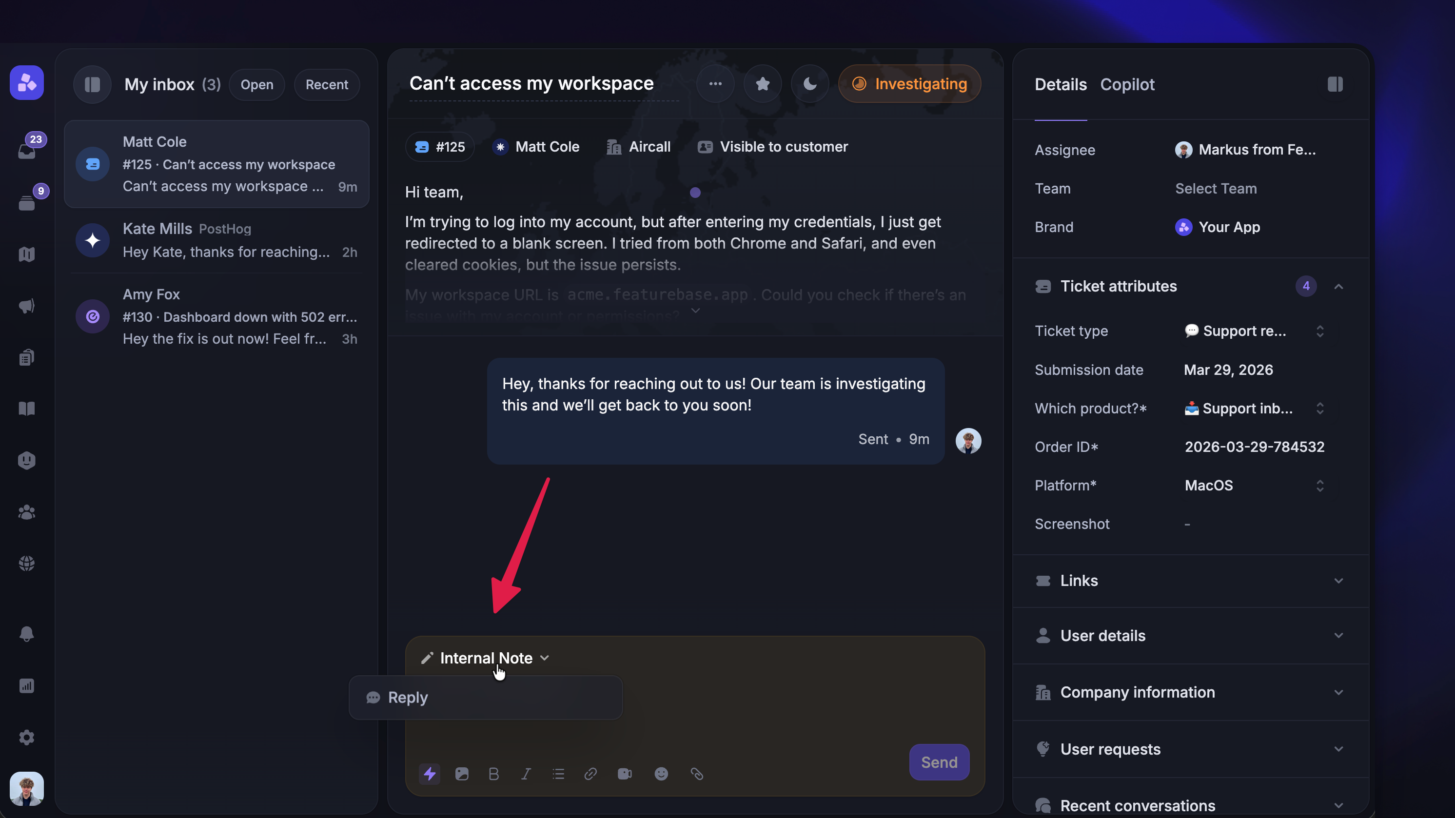 Switching between the reply and note mode on a customer ticket.